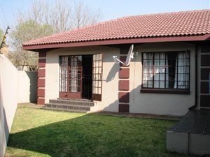 3 Bed Duet in Highveld