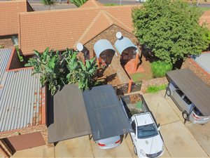 3 Bed Simplex in Die Hoewes