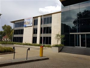 3515 m² Office Space in Rosebank