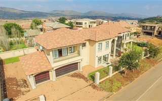 6 Bedroom House in Xanadu