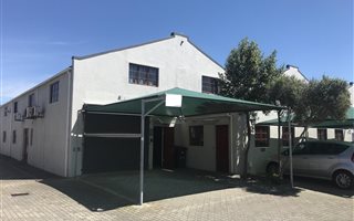 247 m² Industrial space in Diep River