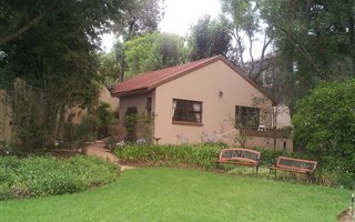 2 Bedroom Garden Cottage in Bryanston East