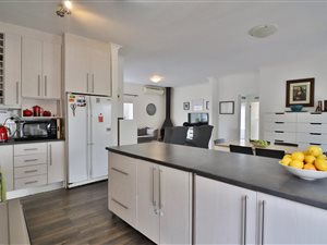 3 Bed House in Plumstead