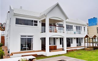 4 Bedroom House in Reebok