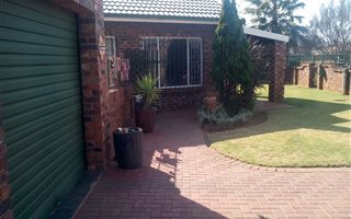 3 Bedroom House in Risiville