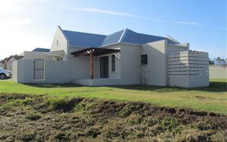 3 Bedroom Simplex in Kraaibosch