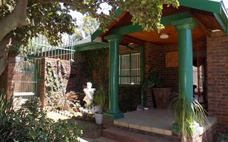 4 Bedroom House in Erasmusrand