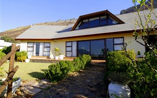 3 Bedroom House in Mountainside