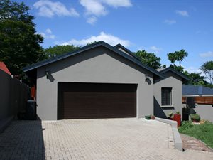 4 Bed House in Steiltes