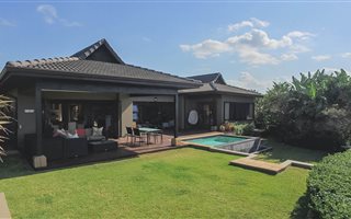 5 Bedroom House in Sheffield Beach