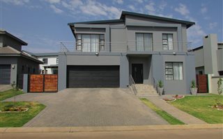 4 Bedroom House in Olympus