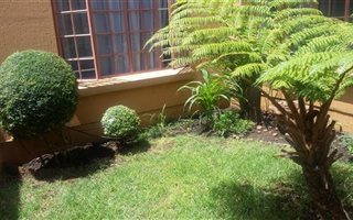 3 Bedroom Townhouse in Vanderbijlpark SE3
