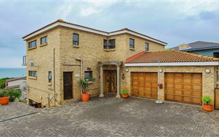 4 Bedroom House in Wavecrest