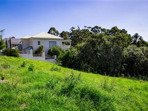 1032 m² Land available in Heather Park