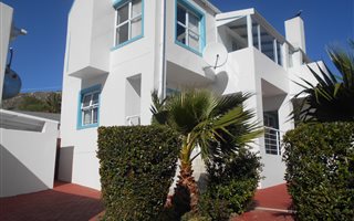 15 Bedroom House in Saldanha