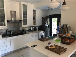 3 Bed House in Parktown North