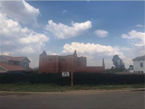 3 Bed Duet in Candlewoods Estate