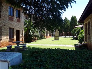 452 m² Office Space in Die Hoewes