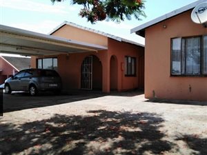 3 Bedroom House in Centenary Park