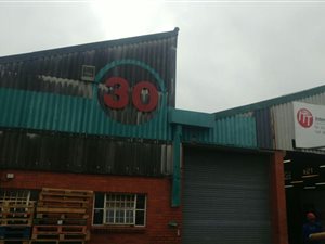 745 m² Industrial space in East London Central