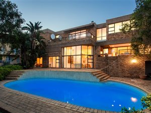 6 Bed House in Paarl Central West