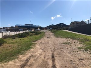 988 m² Land available in Diaz Beach