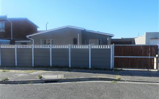 3 Bedroom House in Woodlands