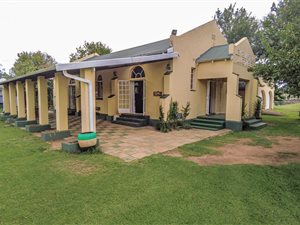 8565 m² Farm in Cloverdene