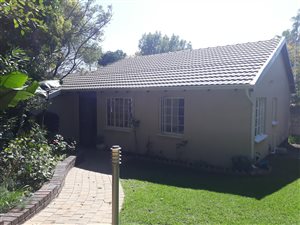 2 Bed Garden Cottage in Bryanston West