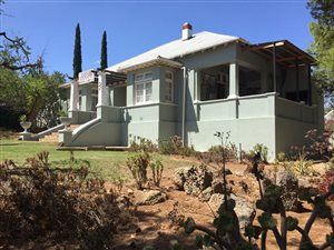 11 Bed House in Oudtshoorn Central