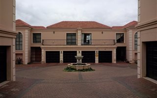 3 Bedroom Duplex in Erasmia