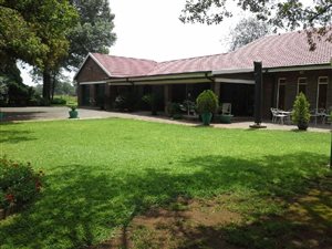 4 Bed House in Vandermerweskroon