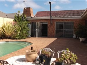 4 Bed House in Goodwood