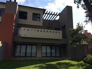 3 Bed Townhouse in Lombardy Estate