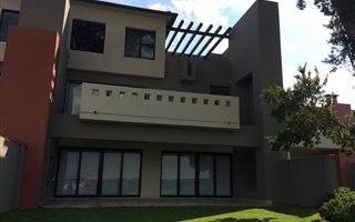 3 Bedroom Townhouse in Lombardy Estate