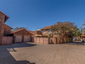2 Bed Apartment in Willow Park Manor