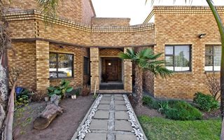 6 Bedroom House in Petervale