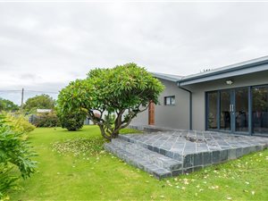 5 Bed House in George South