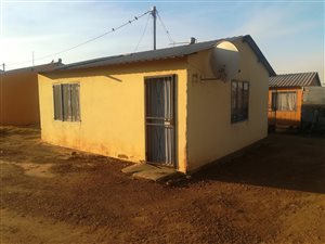 2 Bed House in Duduza