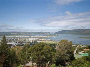 1125 m² Land available in Simola