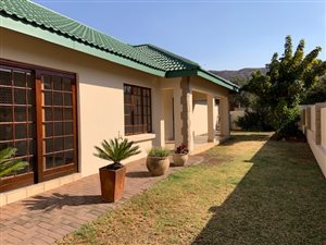 3 Bed House in Featherbrooke Estate
