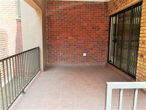 3 Bed Duplex in Helderkruin