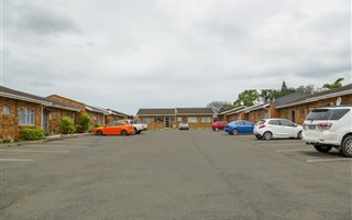3 Bedroom House in Brackenham