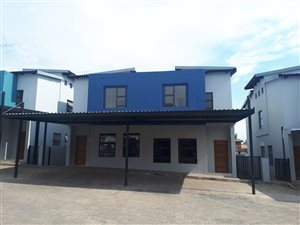 3 Bedroom Duplex in Azaleapark