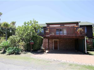 4 Bedroom House in Cove Rock
