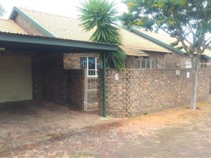 2 Bedroom Townhouse in Doornpoort and surrounds