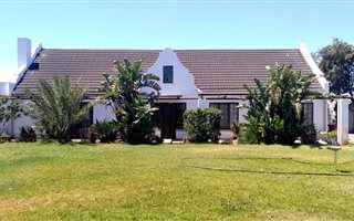 15 Bedroom House in Schaap Kraal