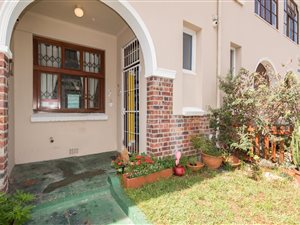 2 Bedroom Apartment in Muizenberg