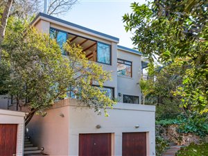 2 Bed Apartment in Higgovale