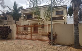 4 Bedroom Apartment in Louis Trichardt